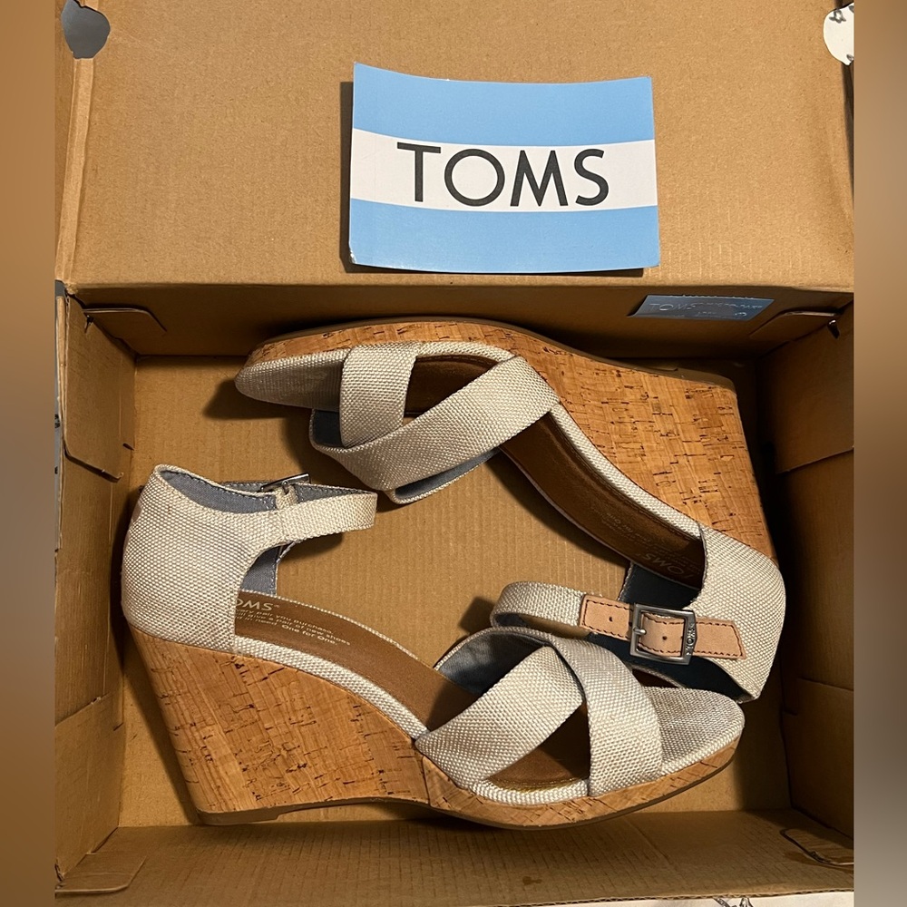 Women’s Tom’s wedges